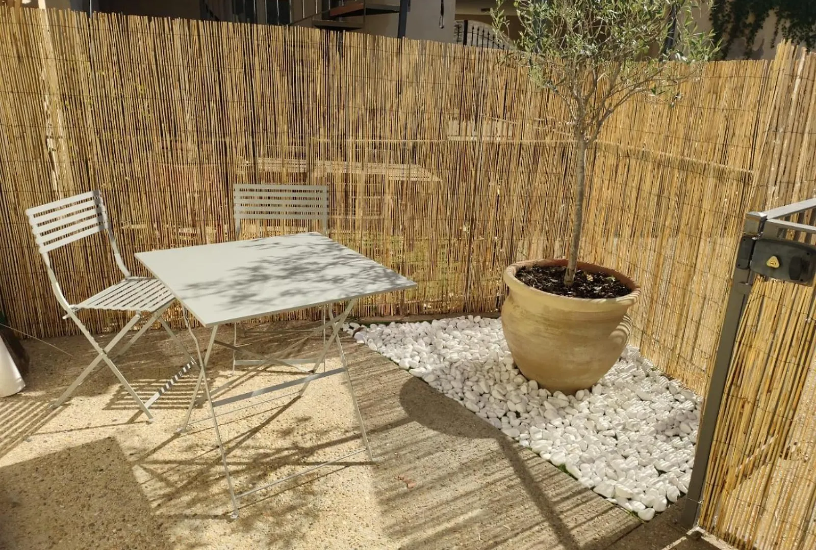 T2 Charme, Intramuros, Quartier Des Teinturiers Avignon 0*,  France